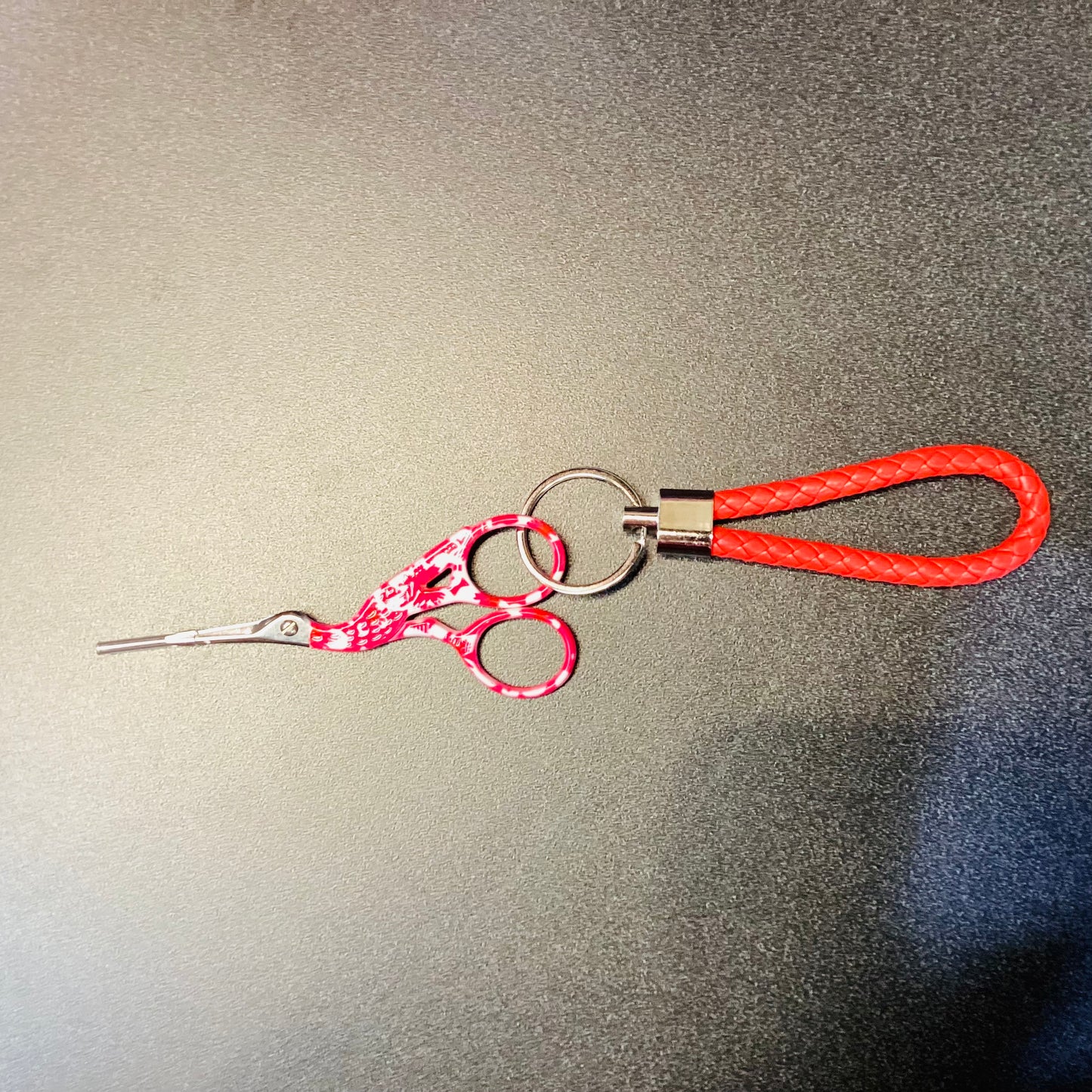 VW Scissors w/ red fob
