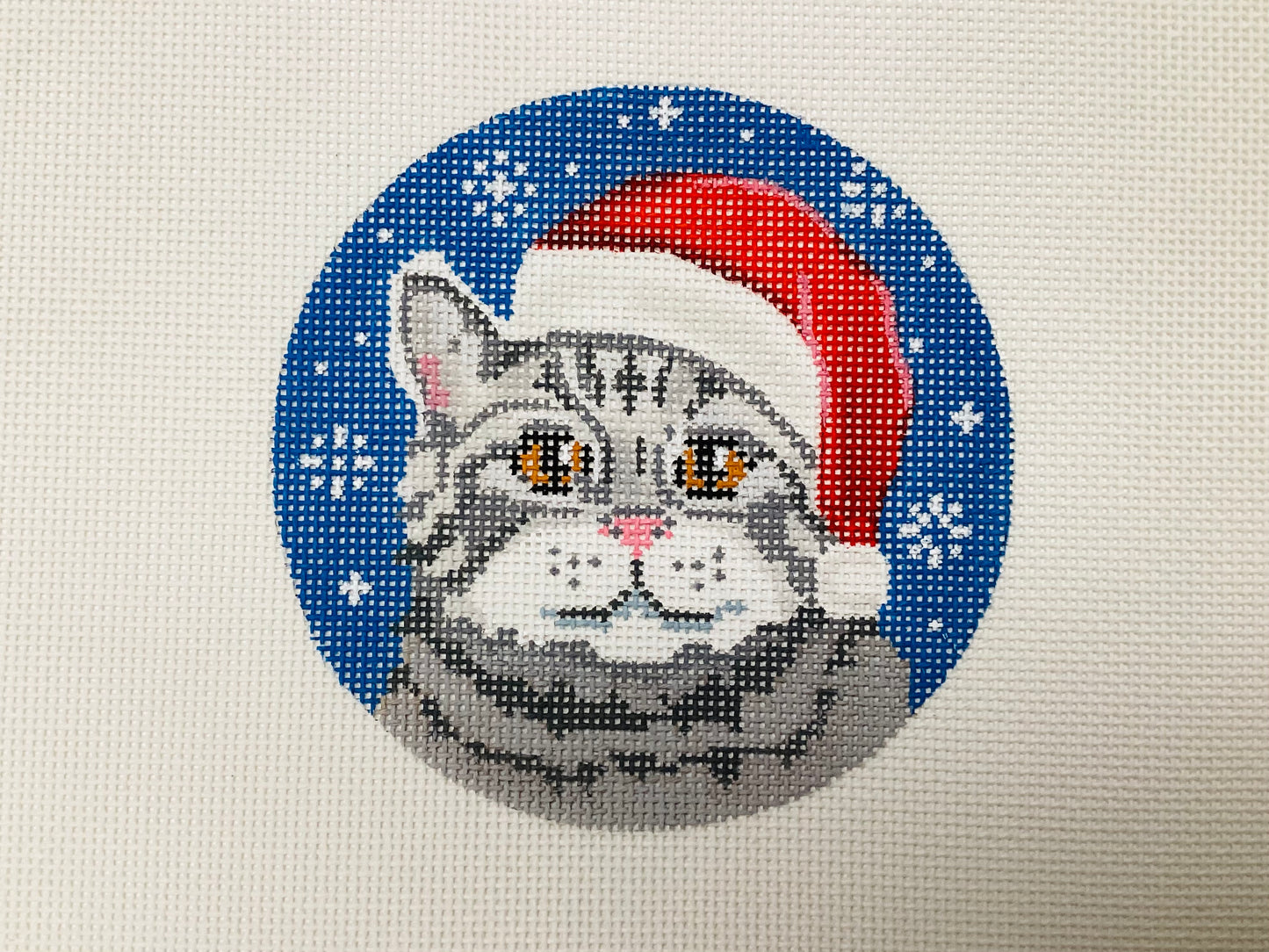 Grey Tabby Santa Round