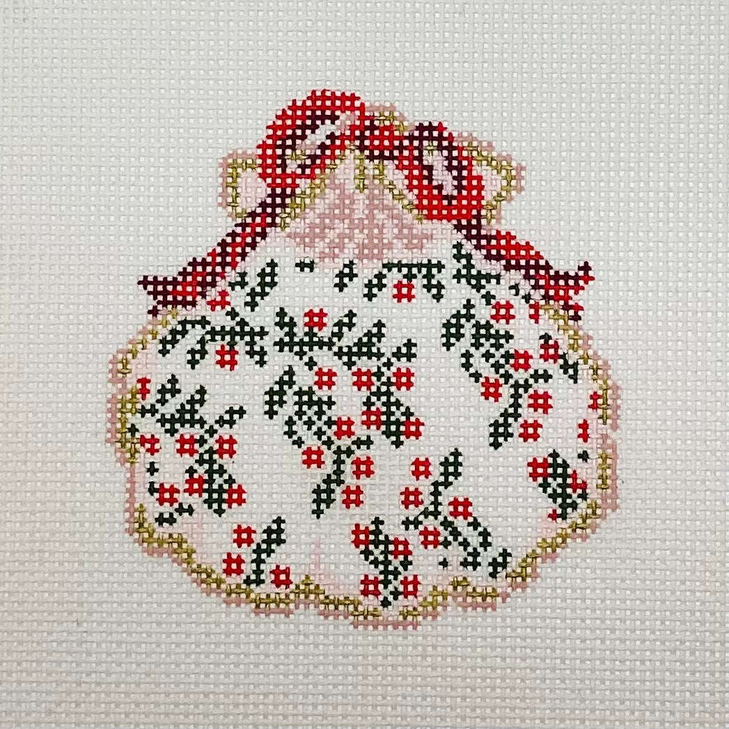 Holding Vines Gilded Scallop