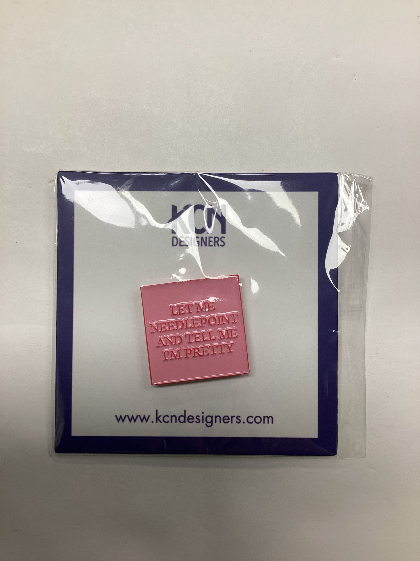 Let me needlepoint - kcn- Needleminder